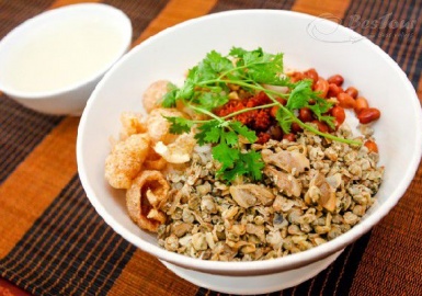 Khám phá ẩm thực Huế qua món cơm hến trứ danh