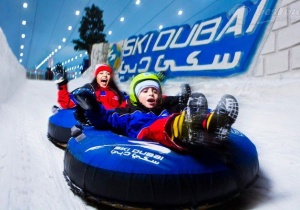 Trượt tuyết ngay giữa sa mạc tại Dubai