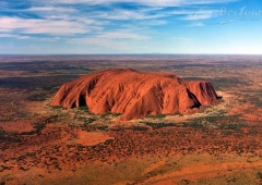 Khám phá những khối đá huyền thoại với vùng Uluru