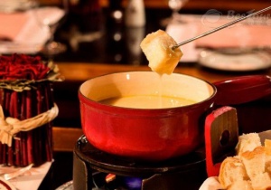 Du lịch Thụy Sỹ thưởng thức lẩu phô mai ngon nức tiếng