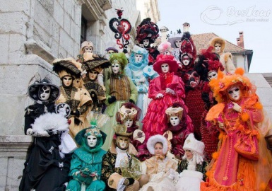 Chiêm ngưỡng vẻ đẹp huyền bí của nước Ý với lễ hội hóa trang Venice