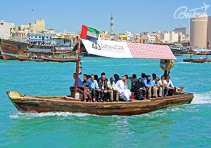 Du lịch Dubai trải nghiệm taxi nước trên sông