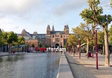 Dam Square Hà Lan - biểu tượng của một Amsterdam sầm suất