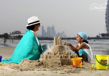 Khám phá bao điều lý thú tại bãi biển nổi tiếng bậc nhất Dubai