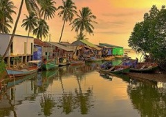 Làng chài Hàm Ninh