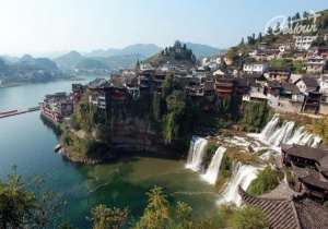 Phù Dung Trấn - trấn cố hơn 2000 năm lịch sử của Phượng Hoàng cổ trấn