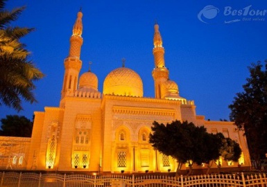 Đáp xuống Dubai chiêm ngưỡng vẻ hoành tráng của đền thờ Hồi Giáo Jumeirah