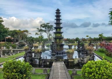 Tirta Gangga-Cung Điện Nước Đẹp Long Lanh Phía Đông Bali