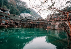 Du lịch Phượng Hoàng cổ trấn - Đi giữa trầm mặc cổ thi