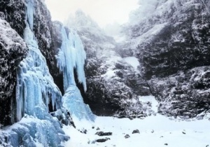 Sáng bừng ánh trắng nơi Núi tuyết Kiệu Tử lộng lẫy