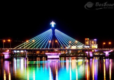 Cầu sông Hàn - niềm tự hào của người dân Đà Nẵng