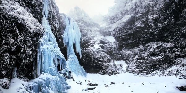 Sáng bừng ánh trắng nơi Núi tuyết Kiệu Tử lộng lẫy Sáng bừng ánh trắng nơi Núi tuyết Kiệu Tử lộng lẫy