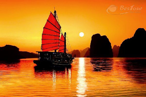 Vịnh Hạ Long - bức bích họa mê hoặc du khách Vịnh Hạ Long - bức bích họa mê hoặc du khách