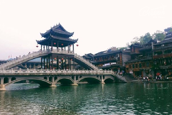 Du lịch Trung Quốc thăm Lầu Phong Thúy Hồng Kiều Du lịch Trung Quốc thăm Lầu Phong Thúy Hồng Kiều