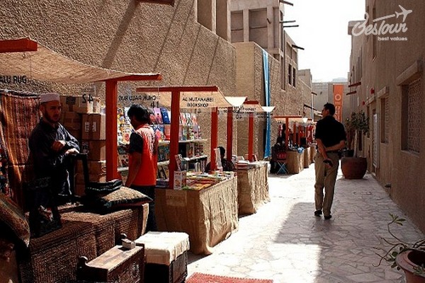 Bastakiya - khu phố cổ, khu chợ Ba Tư nổi tiếng của Dubai Bastakiya - khu phố cổ, khu chợ Ba Tư nổi tiếng của Dubai