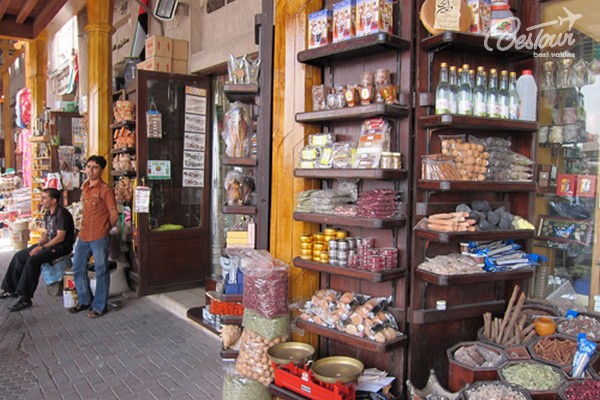 Bastakiya - khu phố cổ, khu chợ Ba Tư nổi tiếng của Dubai Bastakiya - khu phố cổ, khu chợ Ba Tư nổi tiếng của Dubai