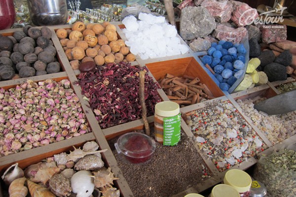 Bastakiya - khu phố cổ, khu chợ Ba Tư nổi tiếng của Dubai Bastakiya - khu phố cổ, khu chợ Ba Tư nổi tiếng của Dubai