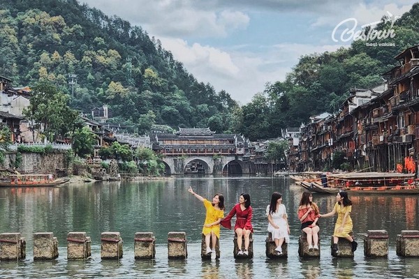 Bỏ túi bí kíp du hí Phượng Hoàng Cổ Trấn mùa hè này Bỏ túi bí kíp du hí Phượng Hoàng Cổ Trấn mùa hè này