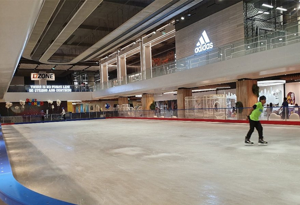 Trượt băng tại Central World