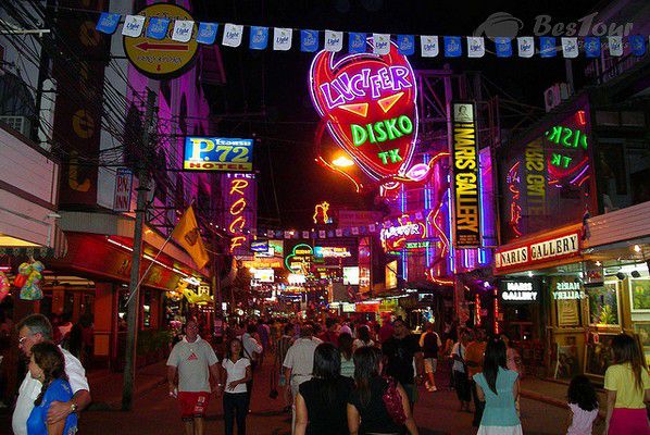 Walking Street - con phố đi bộ nổi tiếng Thái Lan Walking Street - con phố đi bộ nổi tiếng Thái Lan