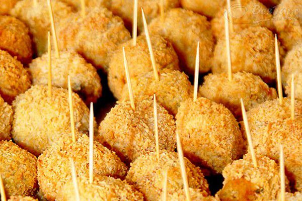 Đậm đà món cá hun khói với dừa nạo và hành tại Maldives Đậm đà món cá hun khói với dừa nạo và hành tại Maldives