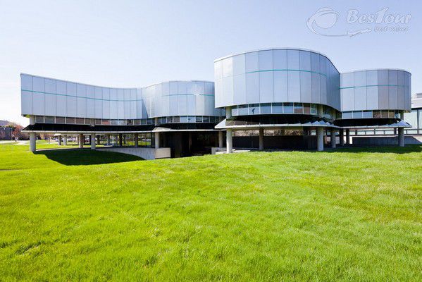 Cận cảnh trung tâm thủy tinh Corning Museum of Glass Cận cảnh trung tâm thủy tinh Corning Museum of Glass