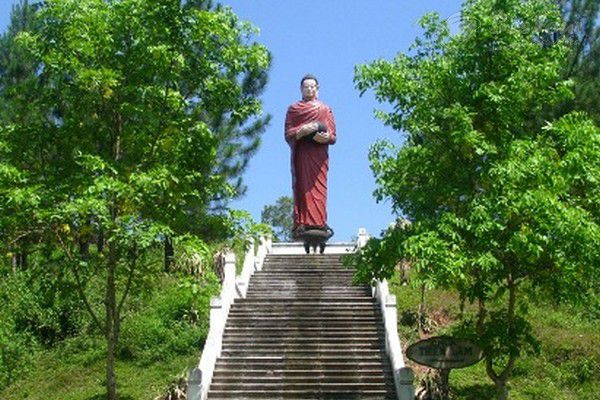 Du lịch Huế tới chùa Thiền Lâm khám phá vẻ đẹp độc đáo Du lịch Huế tới chùa Thiền Lâm khám phá vẻ đẹp độc đáo