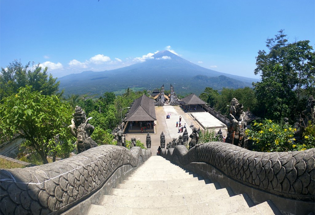 Pura Lempuyang- Ngôi Đền Linh Thiêng Nhất Bali Pura Lempuyang- Ngôi Đền Linh Thiêng Nhất Bali