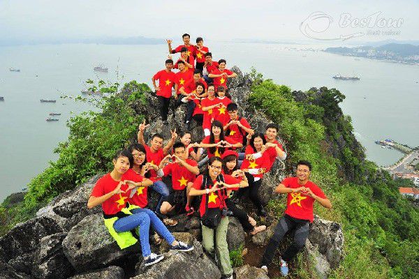 Cụm di tích núi Bài Thơ Hạ Long Cụm di tích núi Bài Thơ Hạ Long