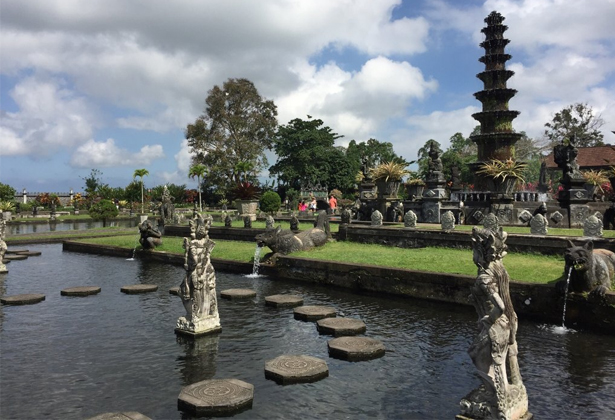 Tirta Gangga-Cung Điện Nước Đẹp Long Lanh Phía Đông Bali Tirta Gangga-Cung Điện Nước Đẹp Long Lanh Phía Đông Bali