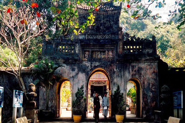 Đến chùa Tam Thai ngắm chốn bồng lai tiên cảnh Đến chùa Tam Thai ngắm chốn bồng lai tiên cảnh