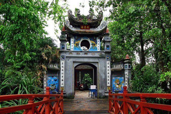 Vào đền Ngọc Sơn khám phá nét tâm linh của Hà Nội Vào đền Ngọc Sơn khám phá nét tâm linh của Hà Nội