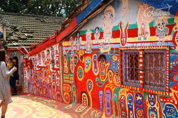Trải nghiệm mới lạ tại ngôi làng Cầu Vồng của Đài Loan Trải nghiệm mới lạ tại ngôi làng Cầu Vồng của Đài Loan