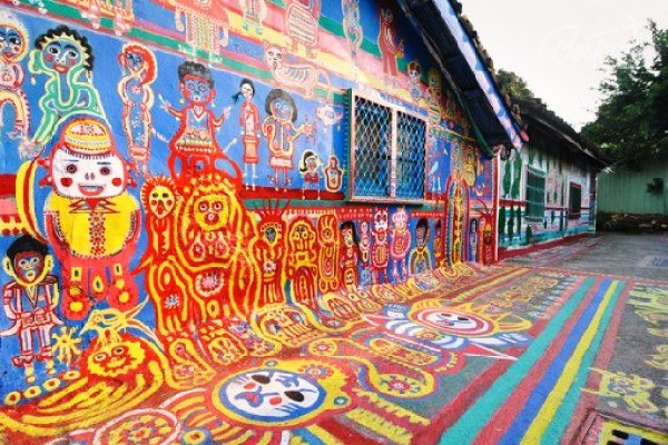 Trải nghiệm mới lạ tại ngôi làng Cầu Vồng của Đài Loan Trải nghiệm mới lạ tại ngôi làng Cầu Vồng của Đài Loan