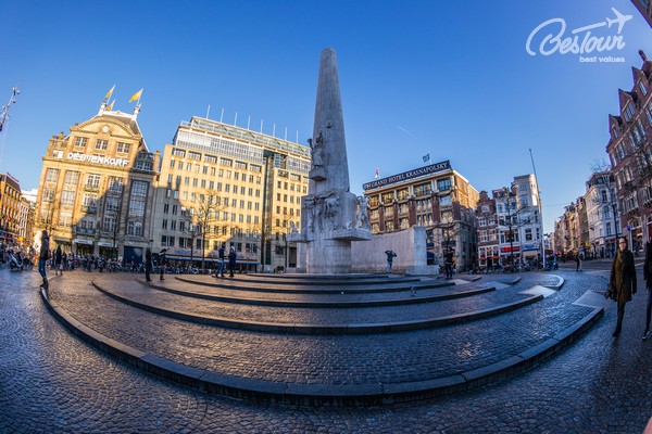 Dam Square Hà Lan - biểu tượng của một Amsterdam sầm suất Dam Square Hà Lan - biểu tượng của một Amsterdam sầm suất
