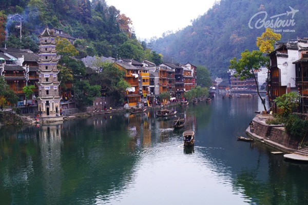 Sông Đà Giang - linh hồn của Phượng Hoàng Cổ Trấn Sông Đà Giang - linh hồn của Phượng Hoàng Cổ Trấn