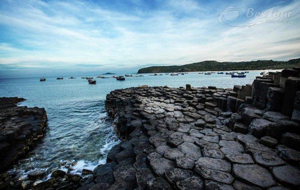 Ghềnh Bàng - nét đẹp hoang sơ nay vẫn còn giữ nguyên giá trị Ghềnh Bàng - nét đẹp hoang sơ nay vẫn còn giữ nguyên giá trị