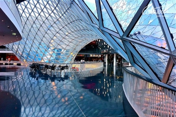 Thỏa ga shopping tại phố mua sắm Zeli, Frankfurt của Đức Thỏa ga shopping tại phố mua sắm Zeli, Frankfurt của Đức