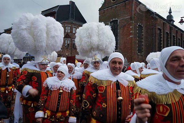Đặc sắc lễ hội chào đón mùa xuân Carnaval de Binche Đặc sắc lễ hội chào đón mùa xuân Carnaval de Binche