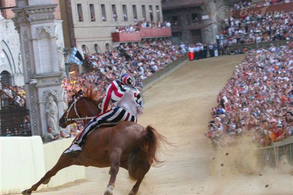 Hòa vào không khí sôi động với lễ hội đua ngựa Palio, Ý Hòa vào không khí sôi động với lễ hội đua ngựa Palio, Ý