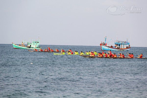 Ghé Phú Quốc tham dự lễ hội đua thuyền truyền thống Ghé Phú Quốc tham dự lễ hội đua thuyền truyền thống
