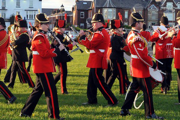 Nhộn nhịp ngày hội thánh George Anh Quốc Nhộn nhịp ngày hội thánh George Anh Quốc