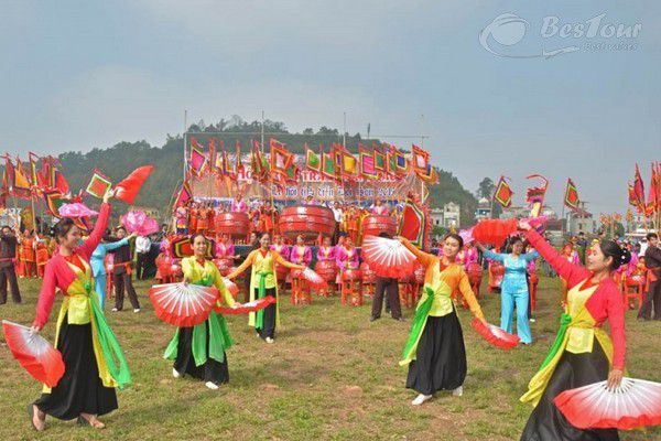 Hòa cùng không khí sôi động của lễ hội Tịch Điền Huế Hòa cùng không khí sôi động của lễ hội Tịch Điền Huế