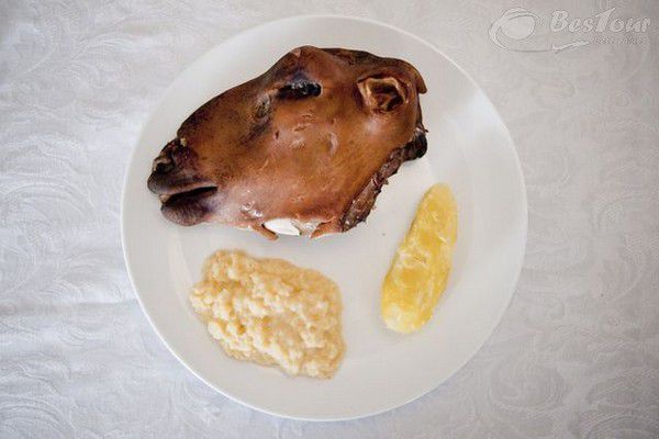 Cận cảnh món ăn đầu cừu kinh dị nhất thế giới tại Na Uy Cận cảnh món ăn đầu cừu kinh dị nhất thế giới tại Na Uy