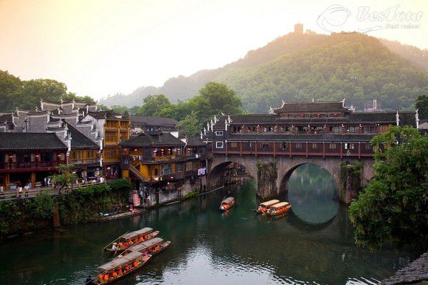 Nét đẹp cổ xưa của Phượng Hoàng cổ trấn Nét đẹp cổ xưa của Phượng Hoàng cổ trấn