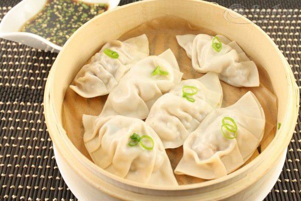 Món ăn truyền thống mang biểu tượng may mắn của người Trung Hoa - Sủi cảo Món ăn truyền thống mang biểu tượng may mắn của người Trung Hoa - Sủi cảo