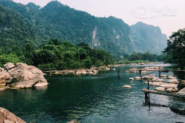 Suối nước Moọc –  Suối nước Moọc –