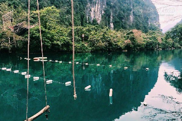 Suối nước Moọc –  Suối nước Moọc –