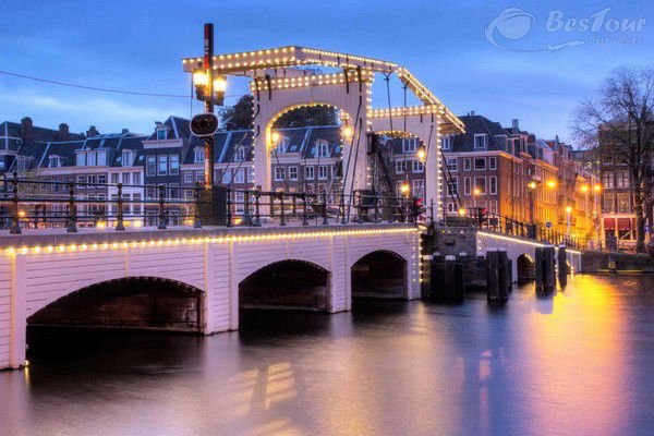 Ngẩn ngơ trước vẻ đẹp tựa tranh vẽ của thành phố Utrecht - Hà Lan Ngẩn ngơ trước vẻ đẹp tựa tranh vẽ của thành phố Utrecht - Hà Lan
