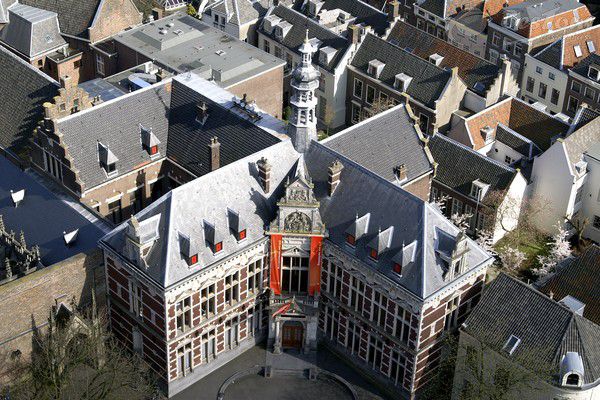 Ngẩn ngơ trước vẻ đẹp tựa tranh vẽ của thành phố Utrecht - Hà Lan Ngẩn ngơ trước vẻ đẹp tựa tranh vẽ của thành phố Utrecht - Hà Lan